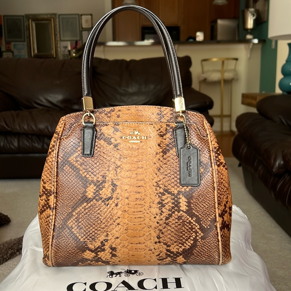 Coach Minetta Crossbody-EUC - Picture 2 of 12